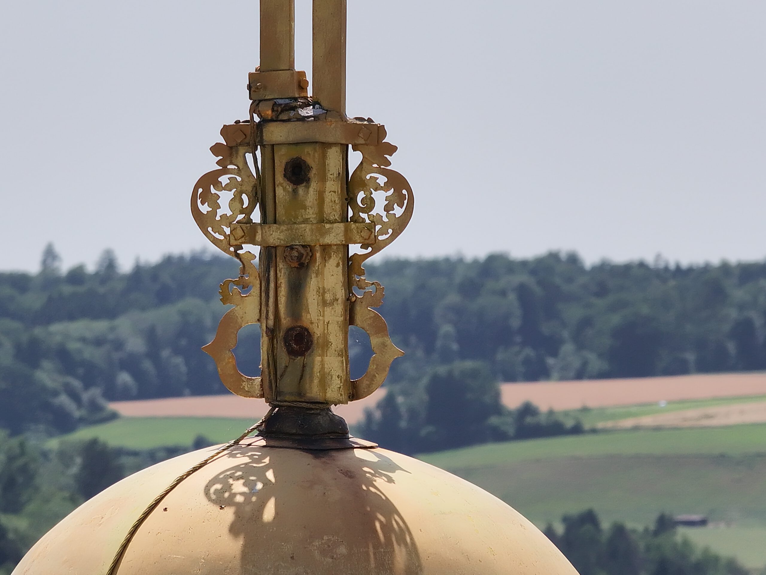 alt="Drohneninspektion eines Kirchturm"