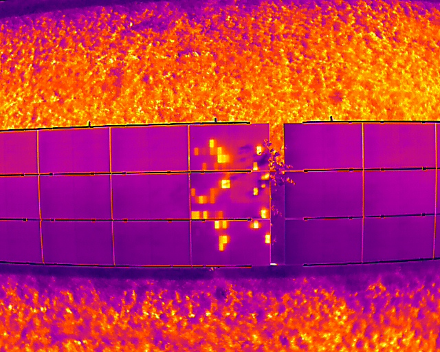alt="PV-Anlage defekt Drohnenpilot Süddeutschland"